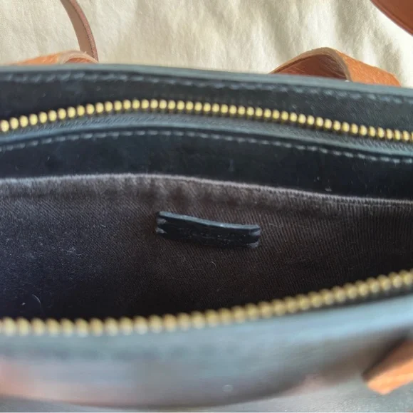 Madewell Small Transport Crossbody Bag in Black and English Saddle - Picture 4 of 10